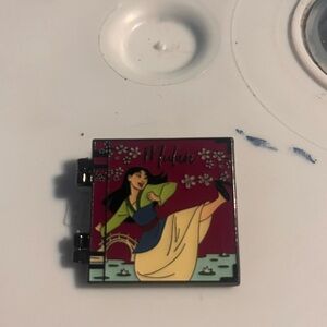 Mulan Compact Mirror with Floral Design